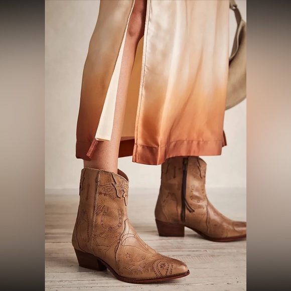 Free People Shoes - Free People New Frontier Doodle Boots 39.5